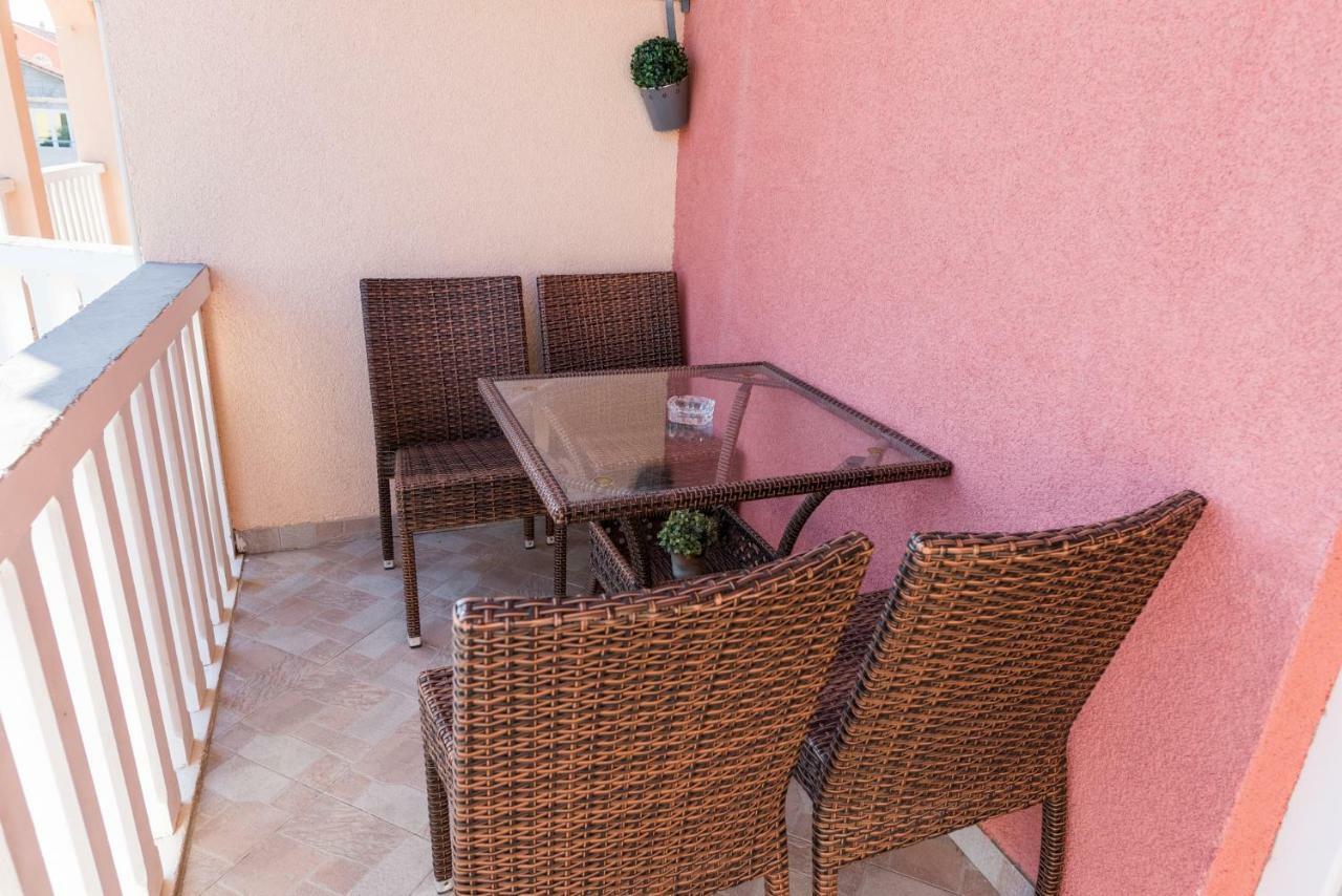 Zeljak Apartments Vodice Exterior foto